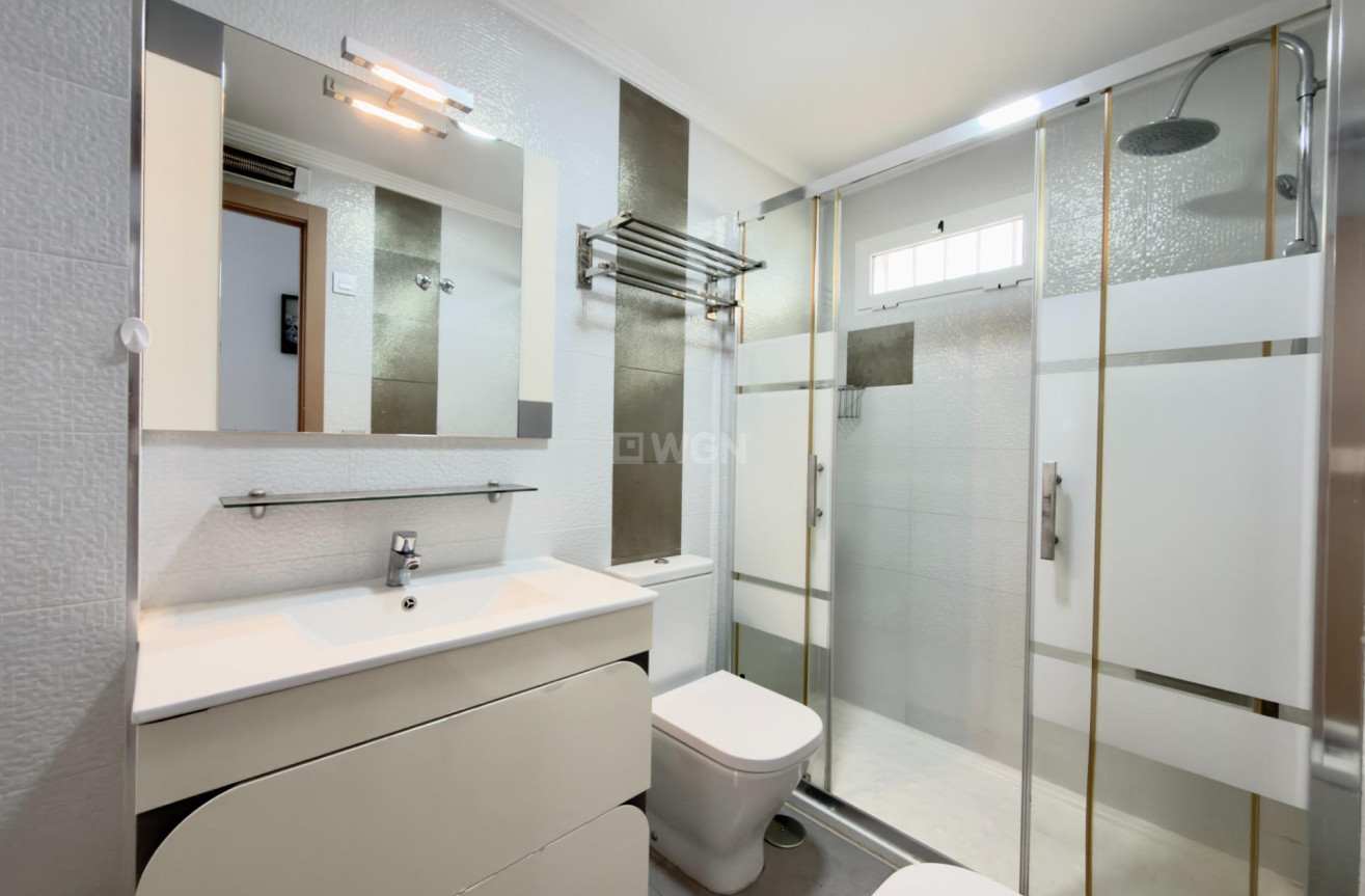 Resale - Apartment / flat - Guardamar del Segura - Urbanizaciones
