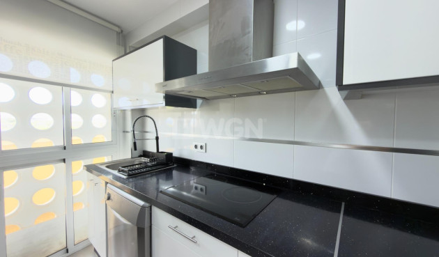 Resale - Apartment / flat - Guardamar del Segura - Urbanizaciones