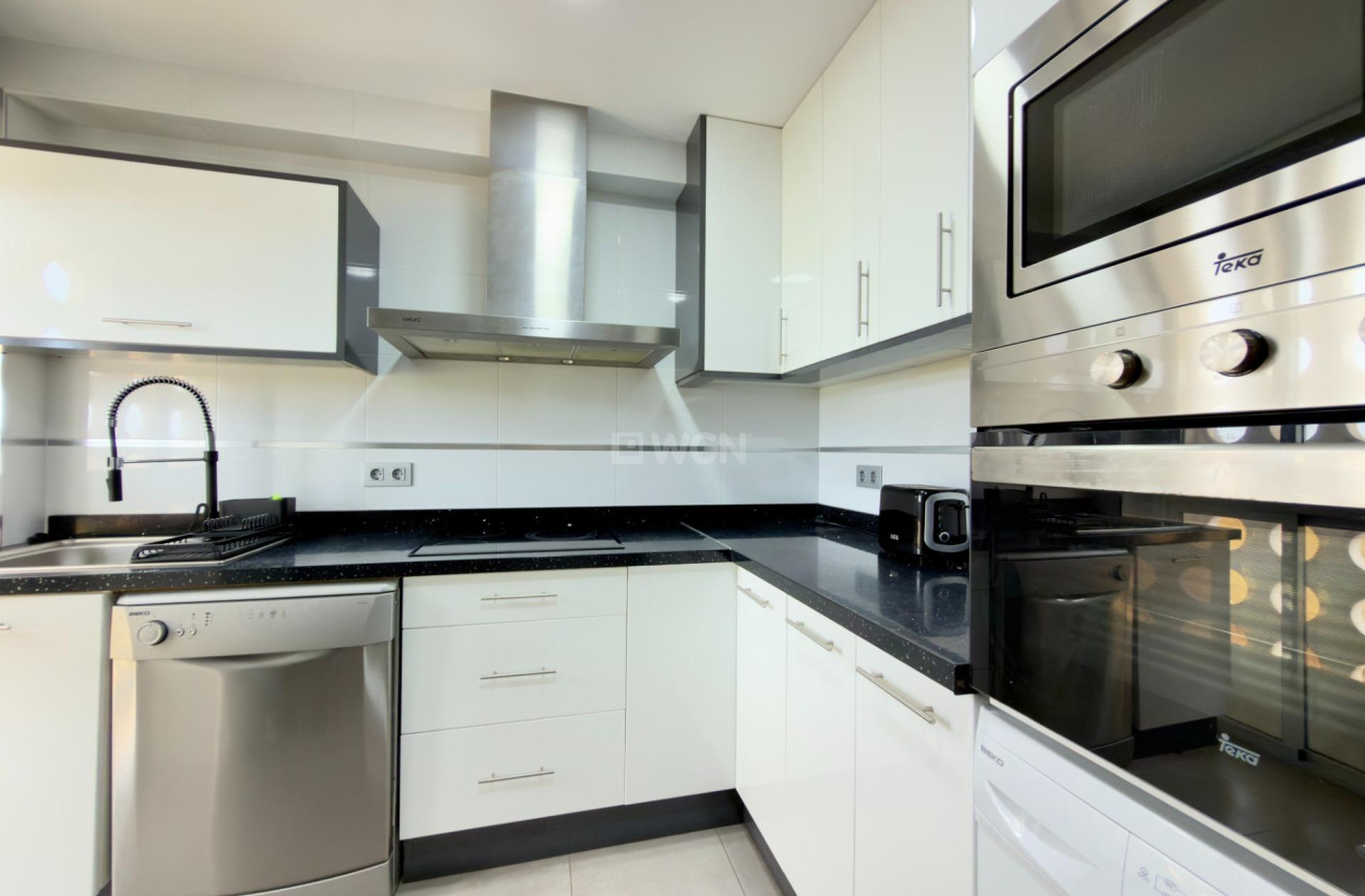 Resale - Apartment / flat - Guardamar del Segura - Urbanizaciones