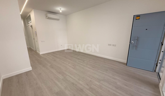 Resale - Apartment / flat - Torrevieja - Playa del Cura