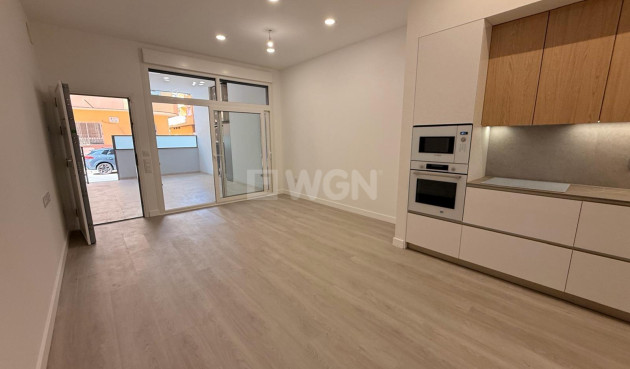 Resale - Apartment / flat - Torrevieja - Playa del Cura