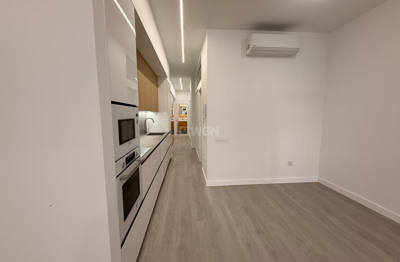 Resale - Apartment / flat - Torrevieja - Playa del Cura