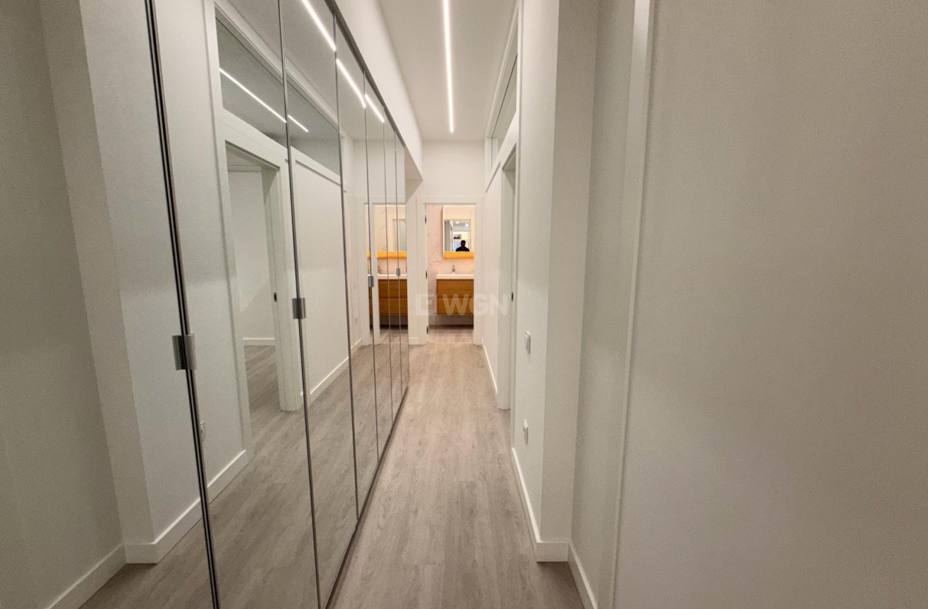 Resale - Apartment / flat - Torrevieja - Playa del Cura