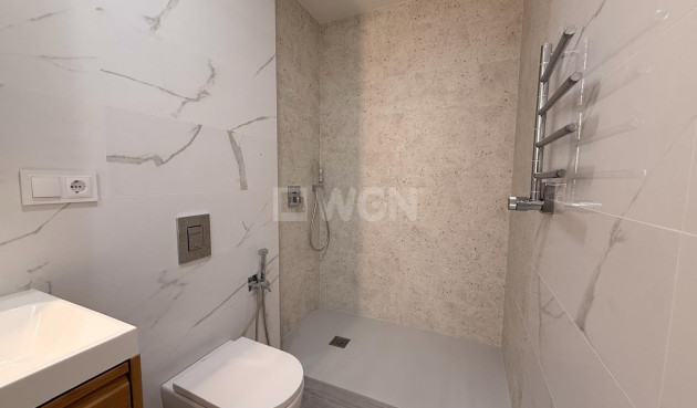 Resale - Apartment / flat - Torrevieja - Playa del Cura