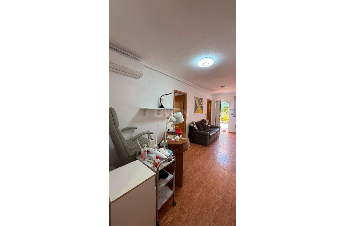 Odsprzedaż - Bungalow - Torrevieja - La Mata
