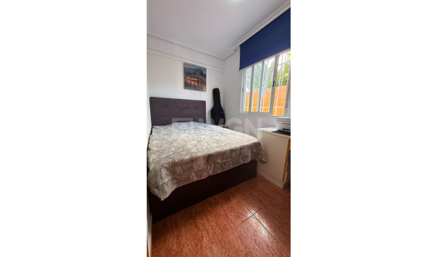 Odsprzedaż - Bungalow - Torrevieja - La Mata