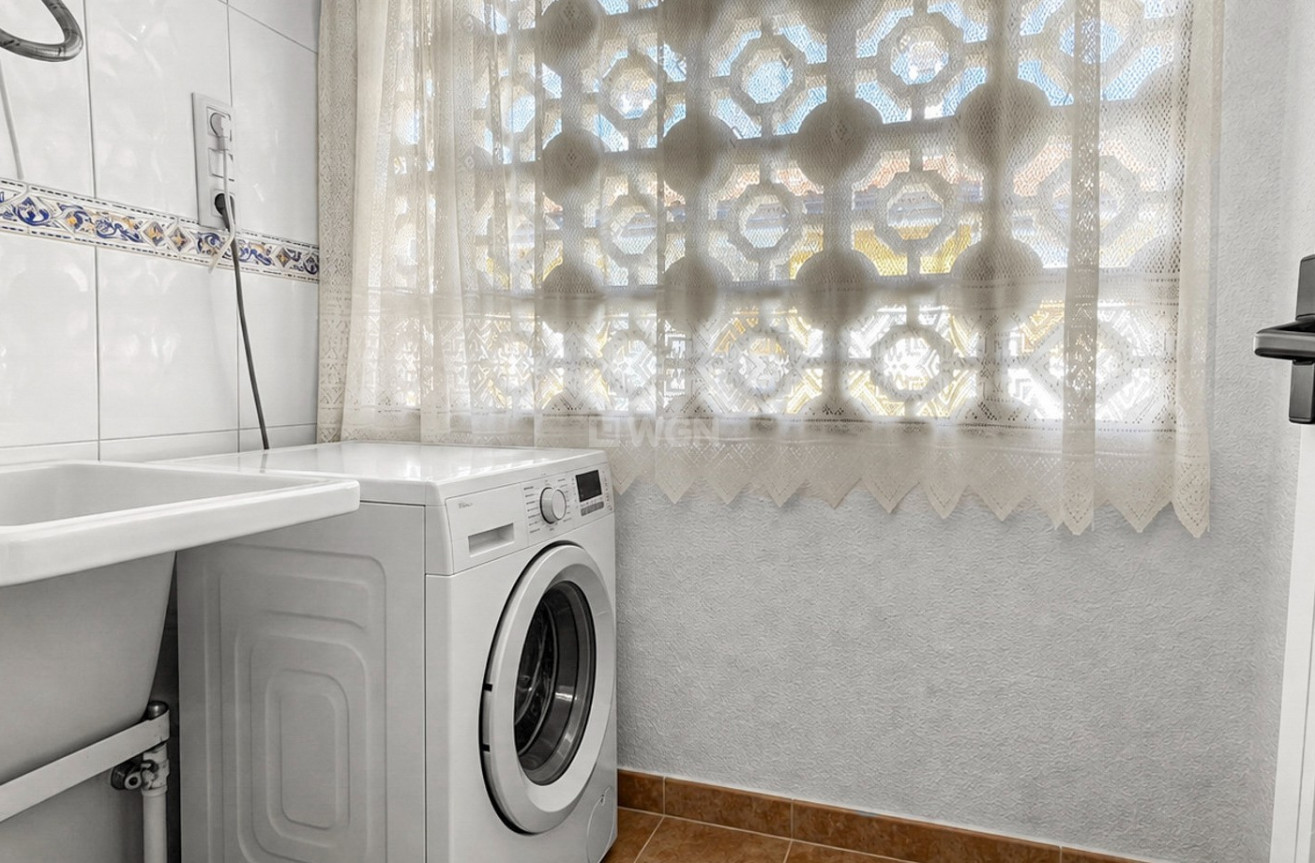 Resale - Apartment / flat - Mil Palmeras - Costa Blanca