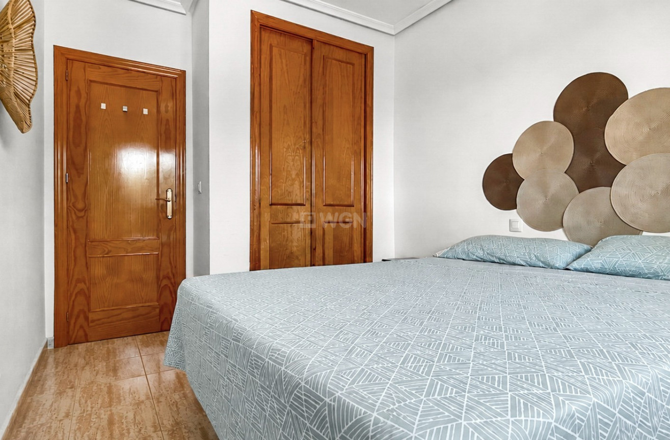 Resale - Apartment / flat - Mil Palmeras - Costa Blanca