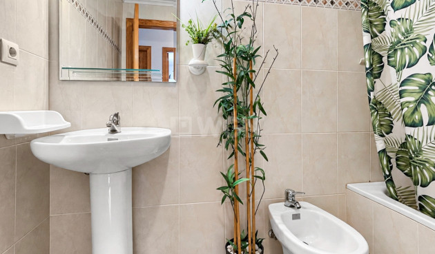 Resale - Apartment / flat - Mil Palmeras - Costa Blanca