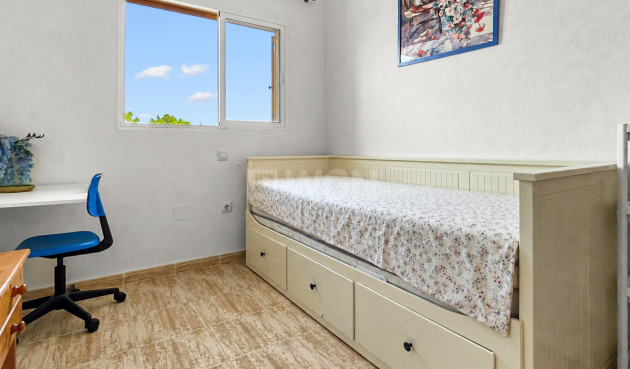 Resale - Apartment / flat - Mil Palmeras - Costa Blanca