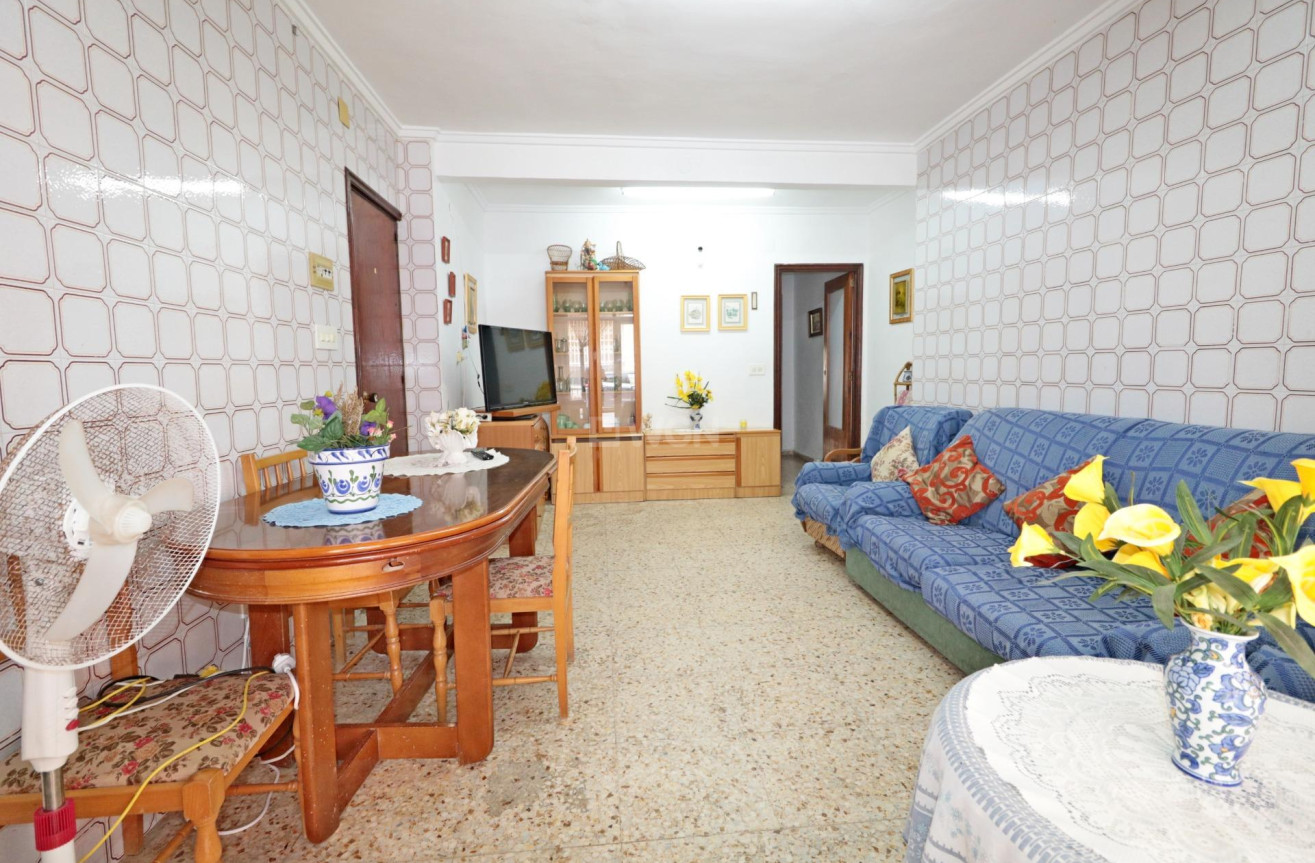 Resale - Apartment / flat - Torrevieja - La Mata Pueblo