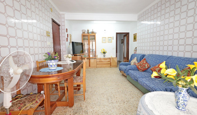Resale - Apartment / flat - Torrevieja - La Mata Pueblo