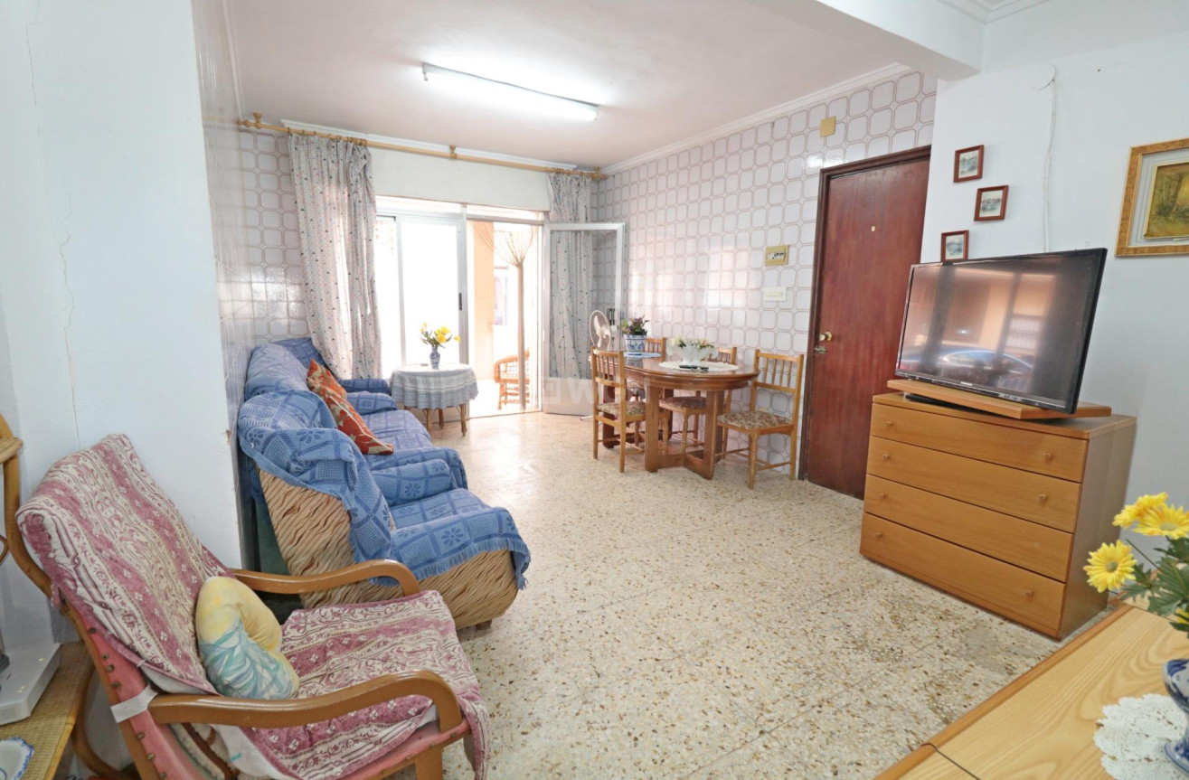 Resale - Apartment / flat - Torrevieja - La Mata Pueblo