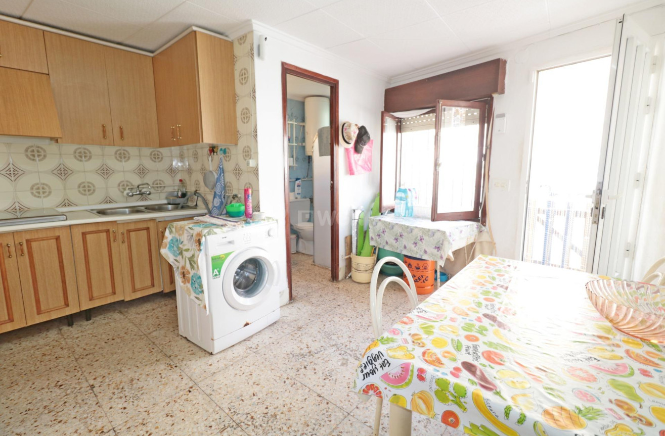 Resale - Apartment / flat - Torrevieja - La Mata Pueblo