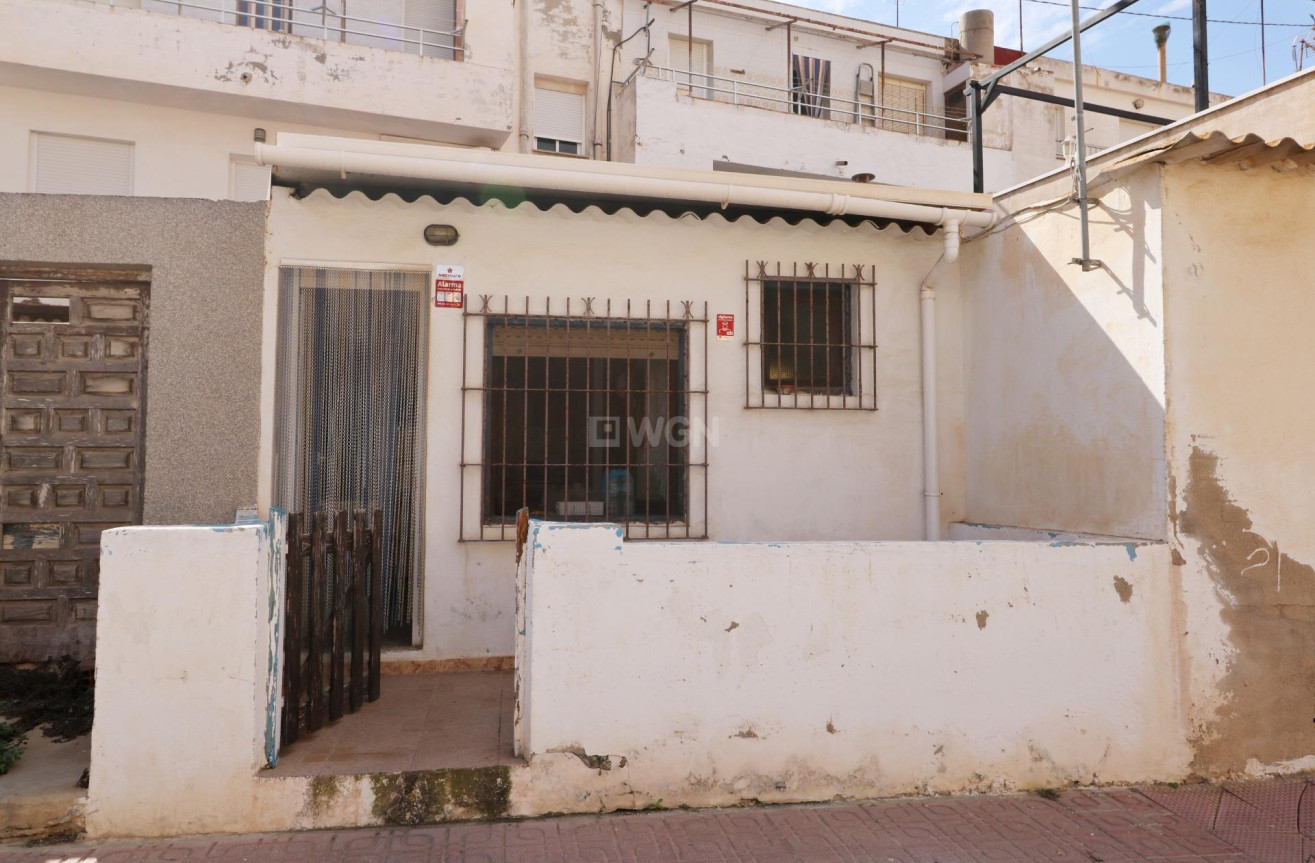 Resale - Apartment / flat - Torrevieja - La Mata Pueblo