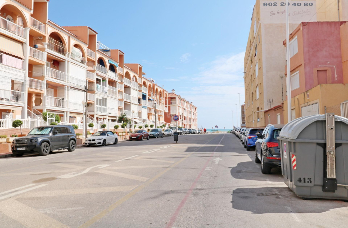 Resale - Apartment / flat - Torrevieja - La Mata Pueblo