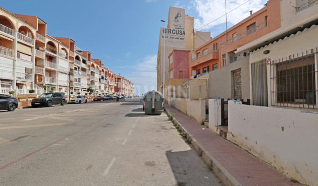 Resale - Apartment / flat - Torrevieja - La Mata Pueblo