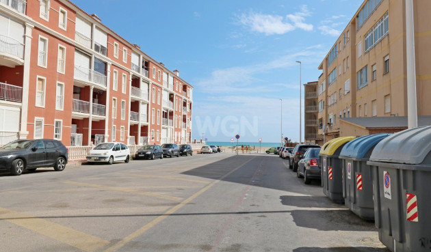 Resale - Apartment / flat - Torrevieja - La Mata Pueblo