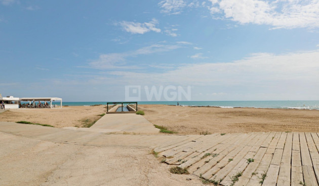 Resale - Apartment / flat - Torrevieja - La Mata Pueblo