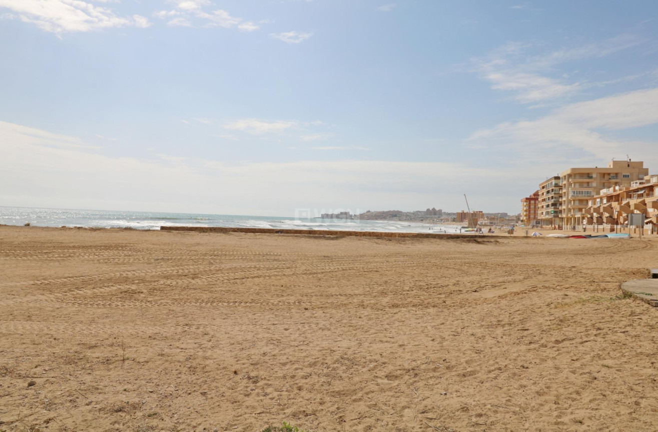 Resale - Apartment / flat - Torrevieja - La Mata Pueblo