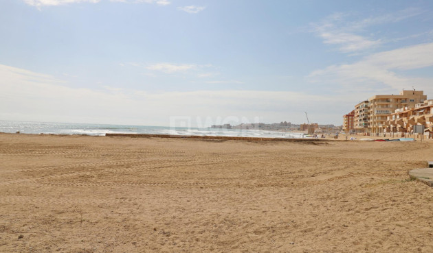 Resale - Apartment / flat - Torrevieja - La Mata Pueblo