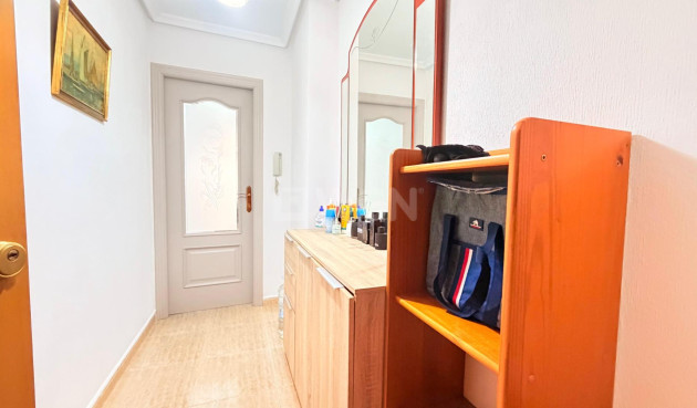 Resale - Apartment / flat - Torrevieja - Centro - Muelle Pesquero