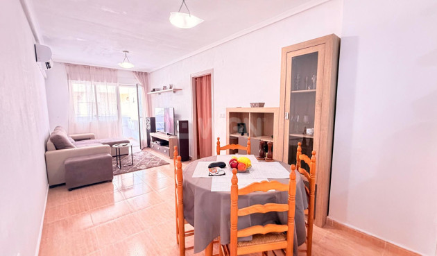 Resale - Apartment / flat - Torrevieja - Centro - Muelle Pesquero