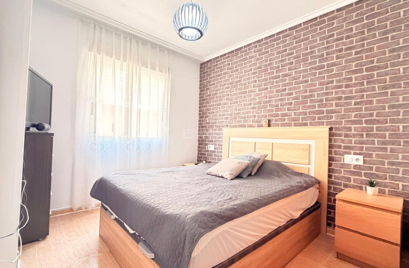 Resale - Apartment / flat - Torrevieja - Centro - Muelle Pesquero