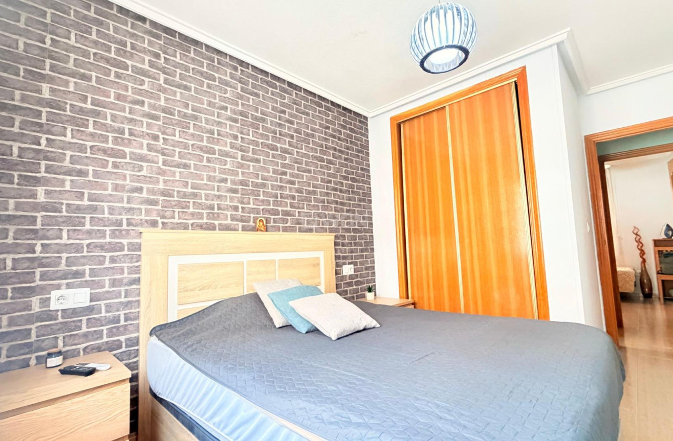 Resale - Apartment / flat - Torrevieja - Centro - Muelle Pesquero