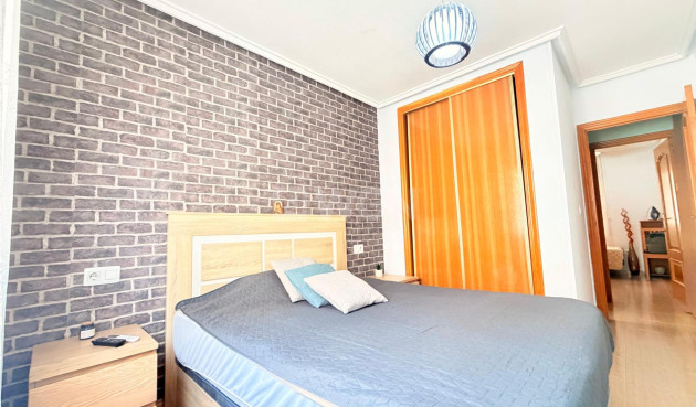 Resale - Apartment / flat - Torrevieja - Centro - Muelle Pesquero