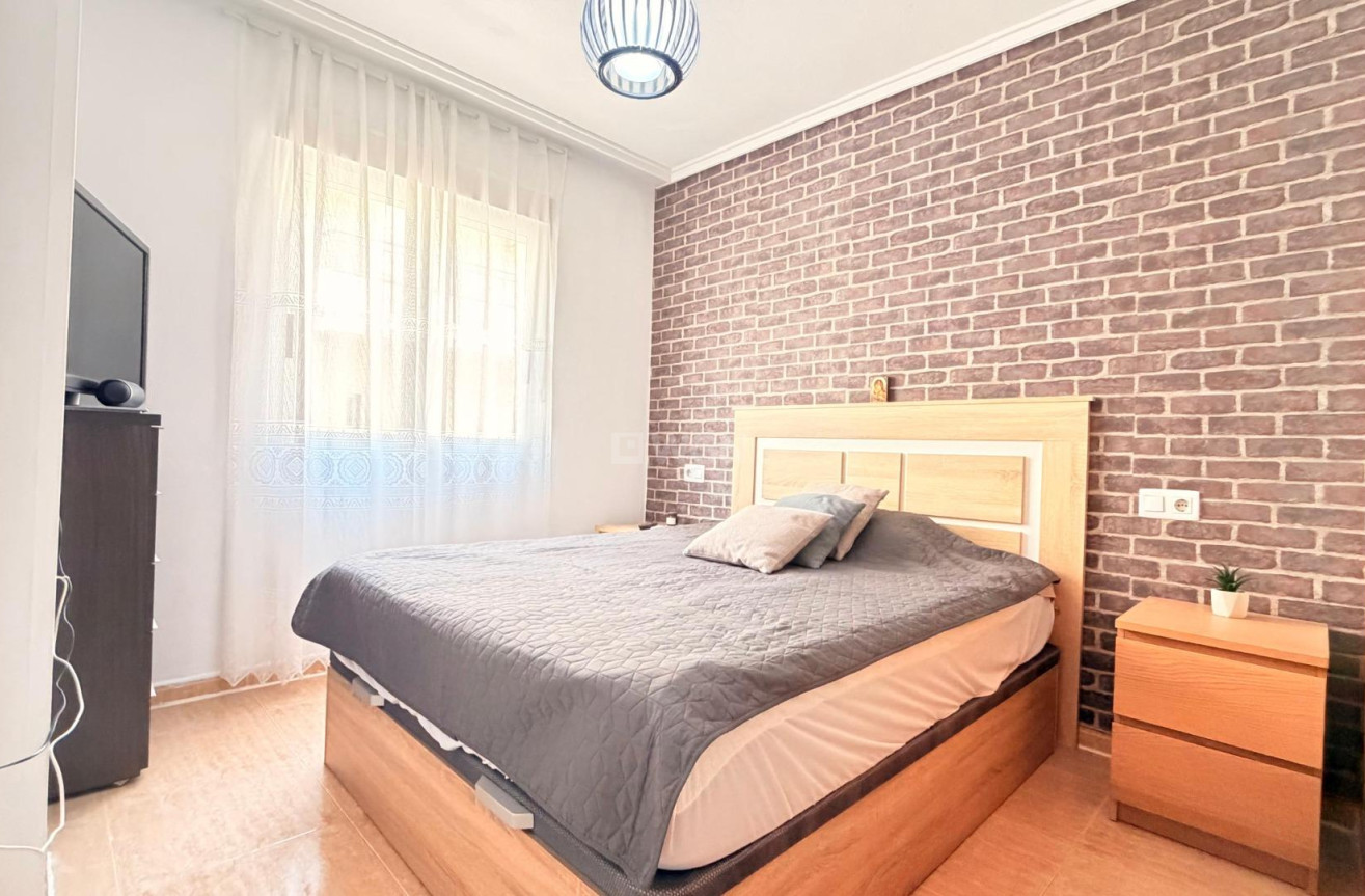 Resale - Apartment / flat - Torrevieja - Centro - Muelle Pesquero