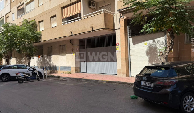 Resale - Apartment / flat - Torrevieja - Centro - Muelle Pesquero