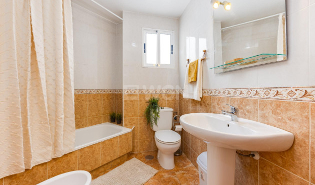Wiederverkauf - Wohnung - Torrevieja - Centro
