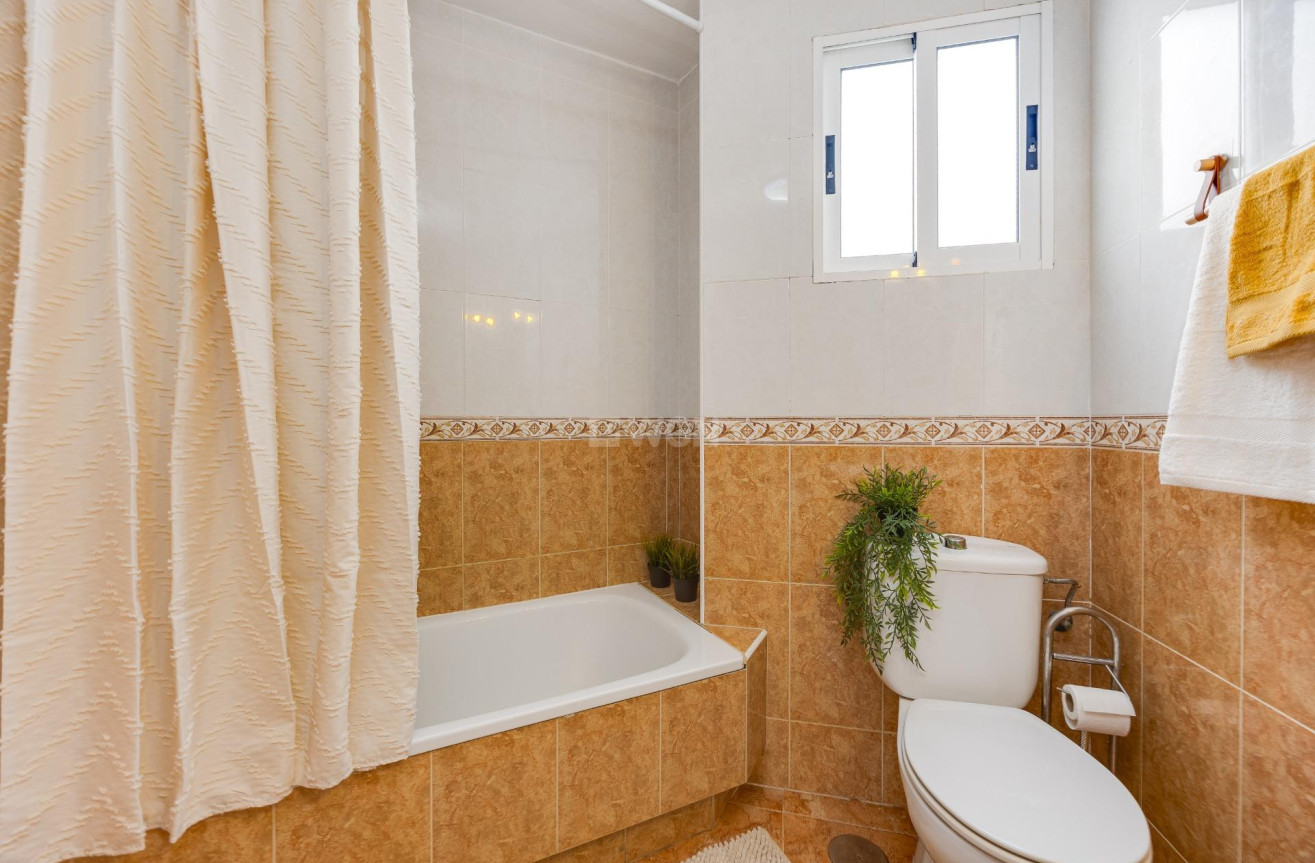 Wiederverkauf - Wohnung - Torrevieja - Centro