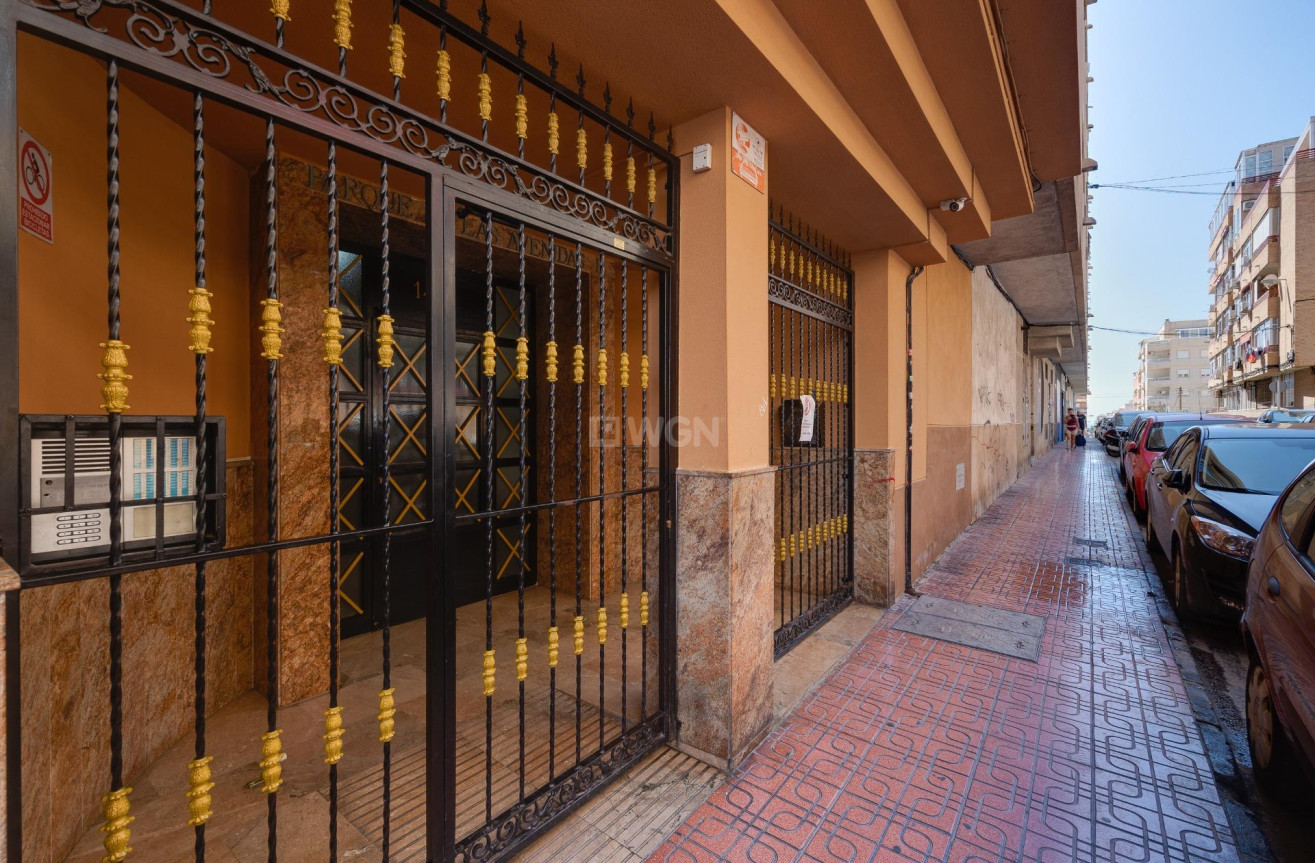 Wiederverkauf - Wohnung - Torrevieja - Centro