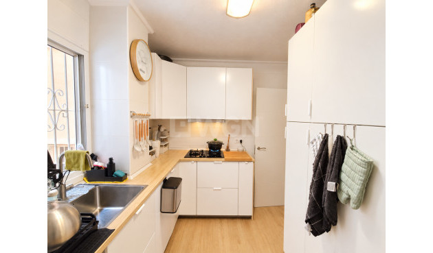 Resale - Apartment / flat - Torrevieja - Costa Blanca