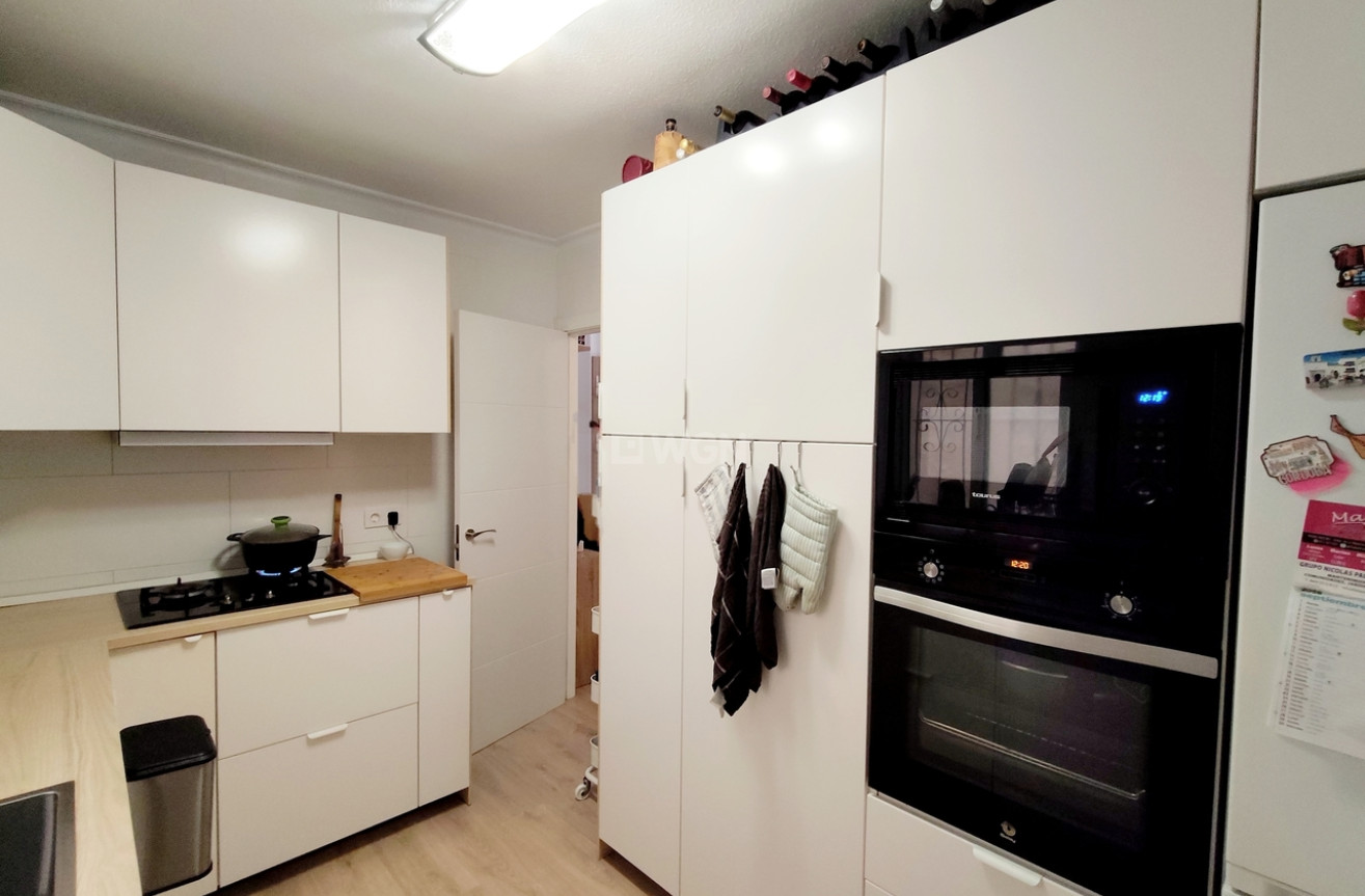 Resale - Apartment / flat - Torrevieja - Costa Blanca