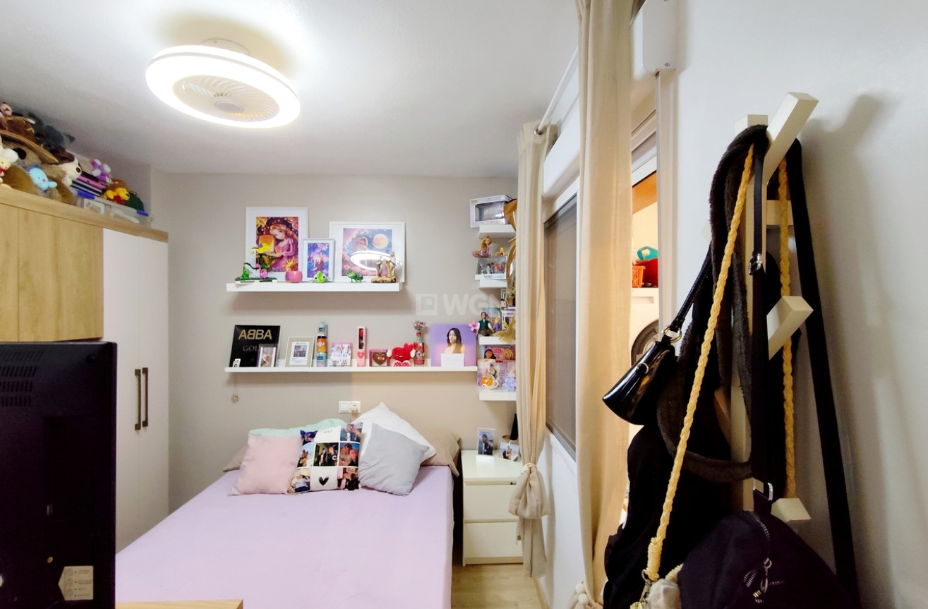 Resale - Apartment / flat - Torrevieja - Costa Blanca