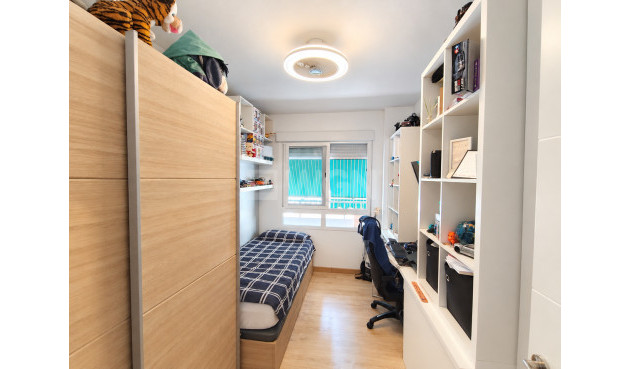 Resale - Apartment / flat - Torrevieja - Costa Blanca