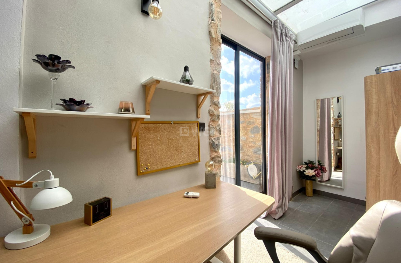 Odsprzedaż - Bungalow - Orihuela Costa - Las Ramblas