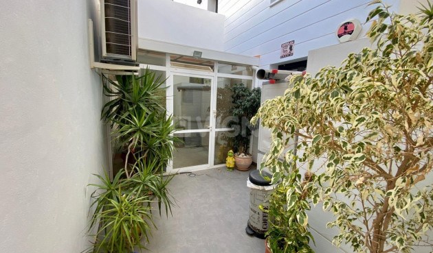 Odsprzedaż - Bungalow - Orihuela Costa - Las Ramblas