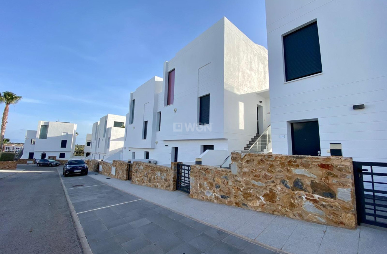 Odsprzedaż - Bungalow - Orihuela Costa - Las Ramblas