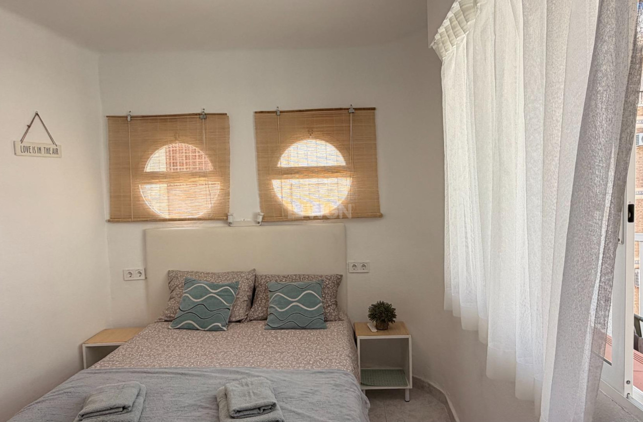 Wiederverkauf - Wohnung - Torrevieja - Habaneras