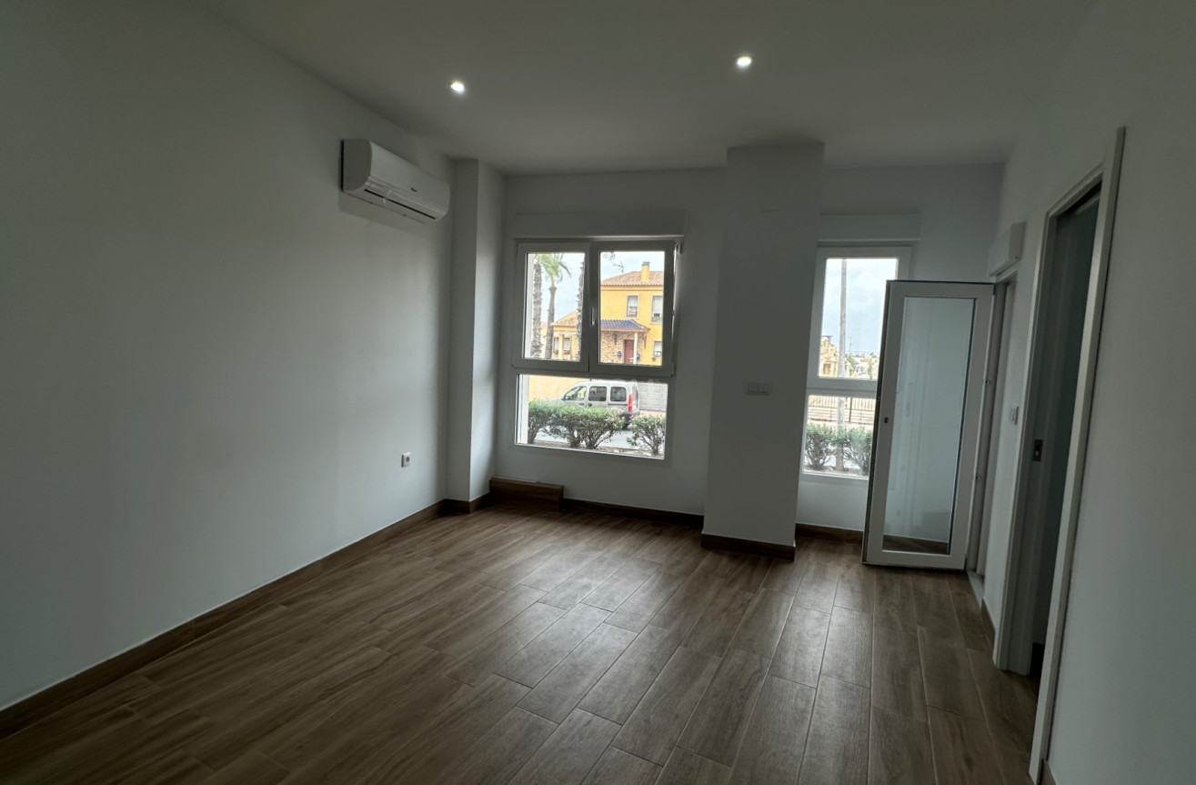 Resale - Apartment / flat - Torrevieja - Costa Blanca