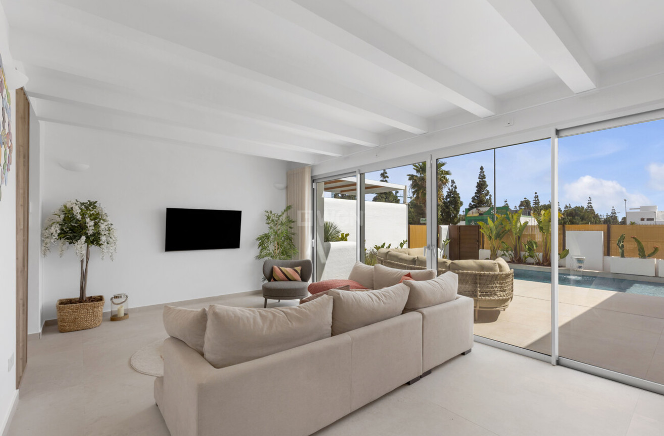 Odsprzedaż - Villa - Los Alcázares - Torre del Rame