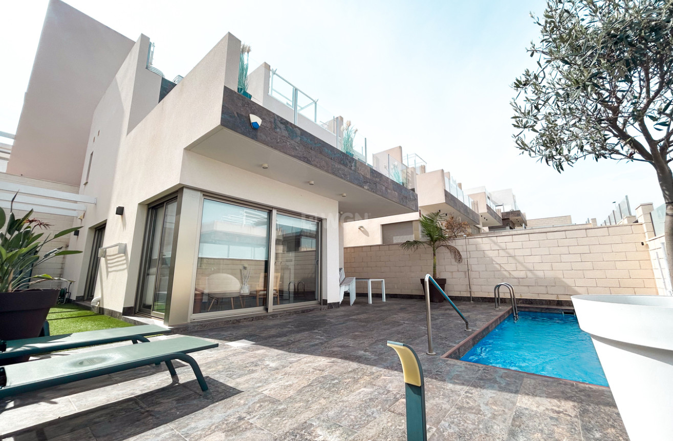 Resale - Villa - Villamartin - Costa Blanca