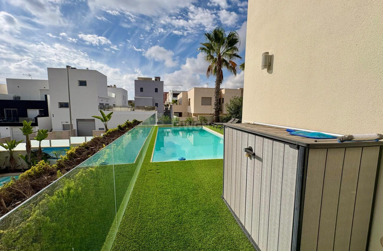 Odsprzedaż - Villa - Benijofar - Costa Blanca