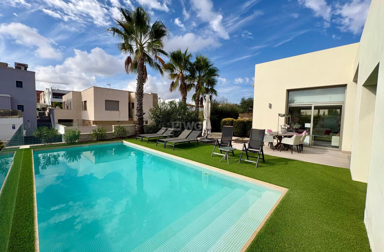 Odsprzedaż - Villa - Benijofar - Costa Blanca