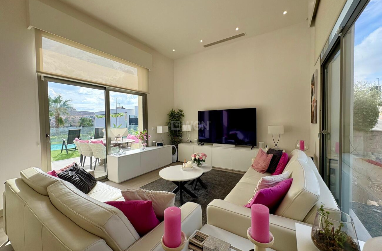 Odsprzedaż - Villa - Benijofar - Costa Blanca