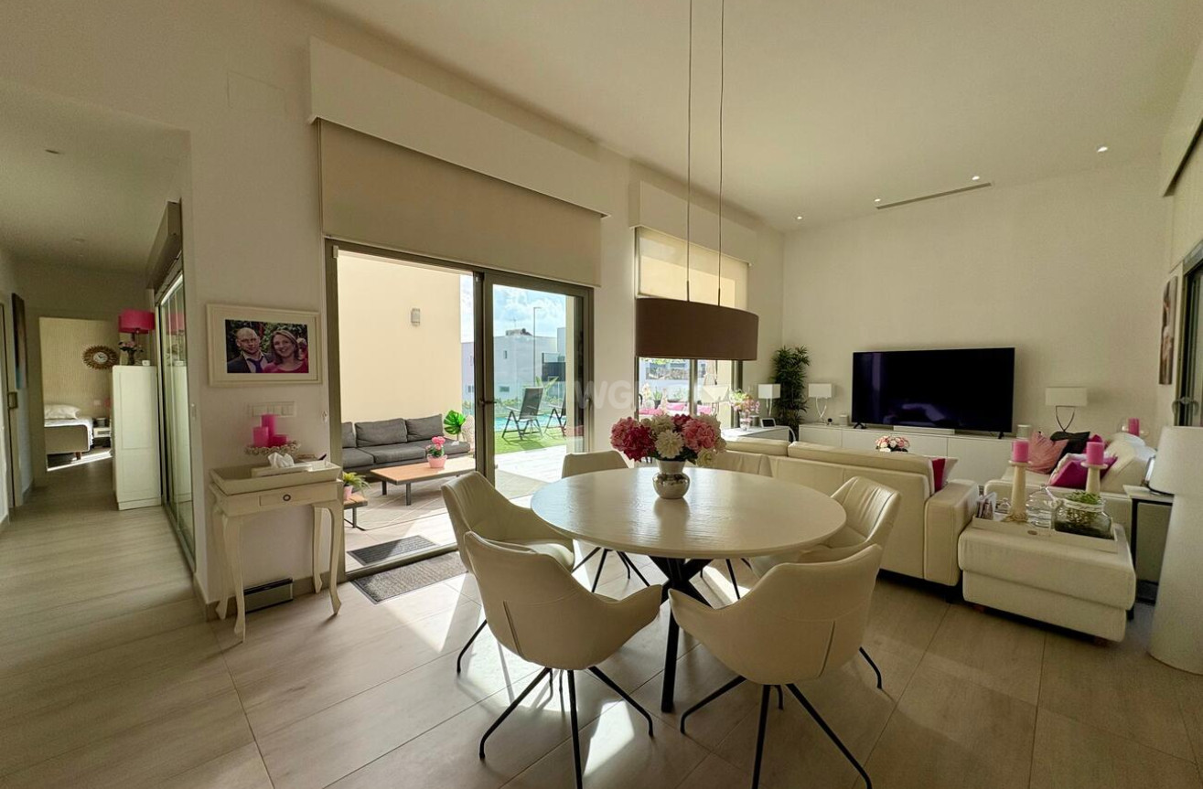 Odsprzedaż - Villa - Benijofar - Costa Blanca